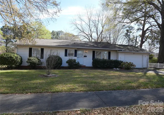 Homes for sale in Troy, NC | 220 N Russell St, Troy, NC 27371 | MLS# 4357867