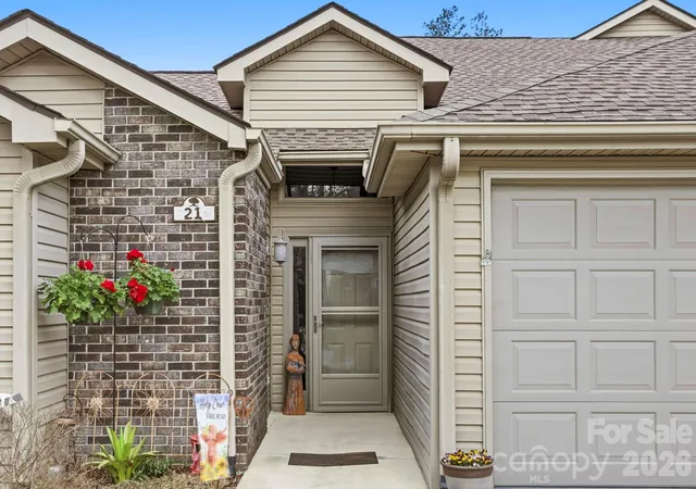 3rd image of 21 Tisha Ln, Hendersonville, NC 28739 | MLS# 4357876