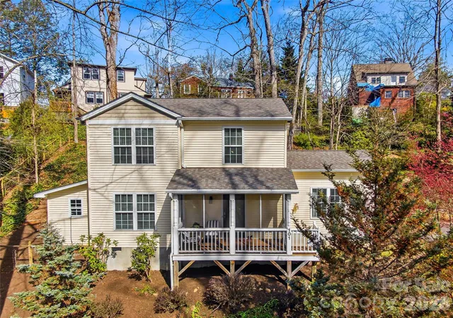 2nd image of 101 Westover Dr, Asheville, NC 28801 | MLS# 4357877