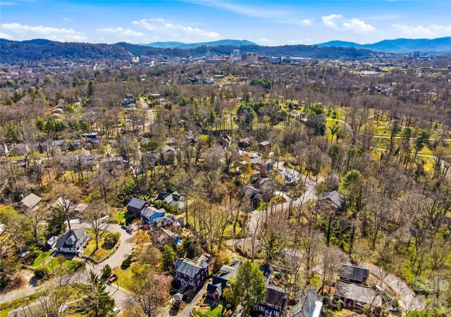 43rd image of 101 Westover Dr, Asheville, NC 28801 | MLS# 4357877