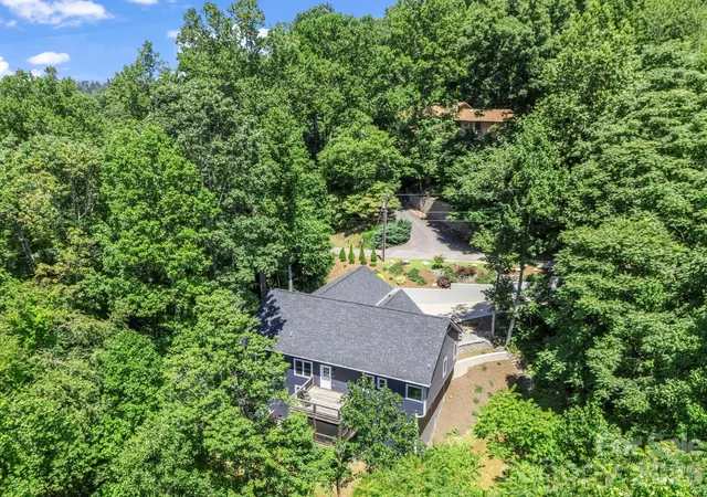 46th image of 38 Scenic View Dr, Hendersonville, NC 28792 | MLS# 4357881