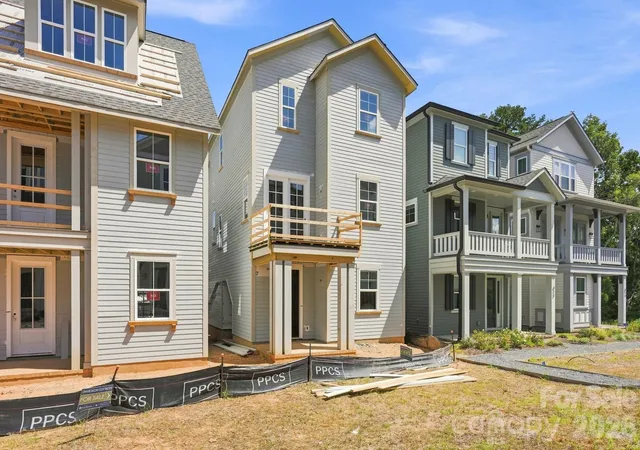 Photo 3 of Single family home for sale at 409 Delburg Ml Aly, Davidson, NC 28036 | MLS# 4357905 | Listing updated on 2026-10-01