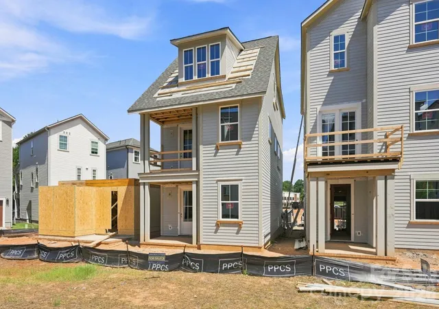 Photo 3 of Single family home for sale at 405 Delburg Ml Aly, Davidson, NC 28036 | MLS# 4357916 | Listing updated on 2026-10-01