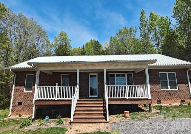 Photo 2 of Single family home for sale at 192 Kluenie Rd, Mocksville, NC 27028 | MLS# 4358034 | Listing updated on 2026-10-05