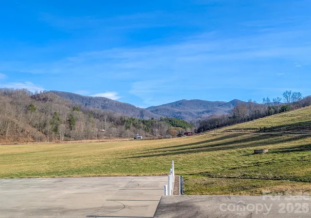 4th image of 124 Shootout Ln, Burnsville, NC 28714 | MLS# 4358041