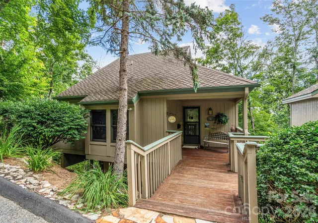 Photo 1 of Single family home for sale at 21 Ivy Ridge Rd, Burnsville, NC 28714 | MLS# 4358150 | Listing updated on 2026-08-07