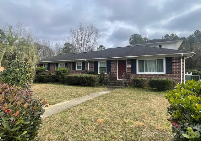 Photo 4 of Single family home for sale at 1529 W Market St, Cheraw, SC 29520 | MLS# 4358172 | Listing updated on 2026-10-02