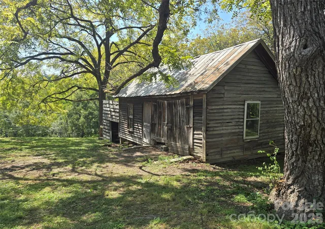 Photo 3 of Single family home for sale at 32547 Valley Dr, Albemarle, NC 28001 | MLS# 4358181 | Listing updated on 2026-09-16