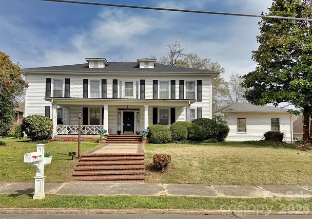 Photo 1 of Single family home for sale at 192 W Court St, Rutherfordton, NC 28139 | MLS# 4358187 | Listing updated on 2026-09-12