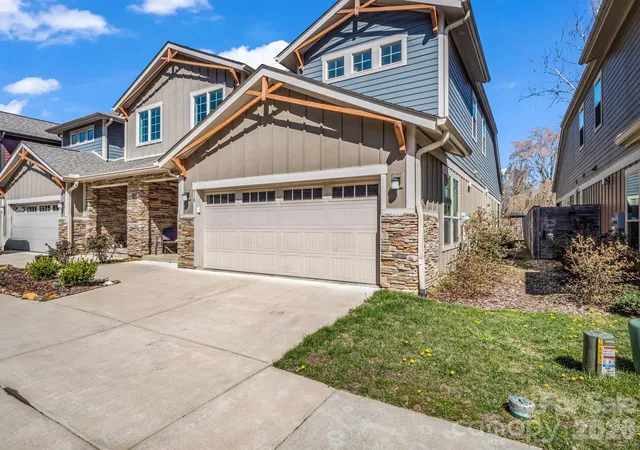 2nd image of 518 Sweet Birch Ln, Black Mountain, NC 28711 | MLS# 4358203