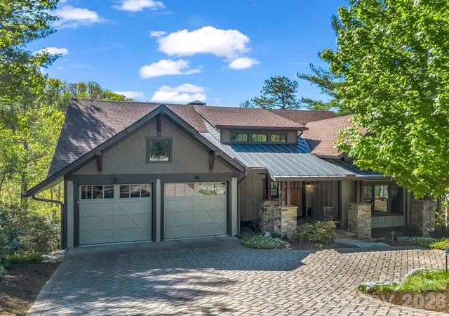 Photo 2 of Single family home for sale at 16 Panther Gap Rd, Black Mountain, NC 28711 | MLS# 4358211 | Listing updated on 2026-08-21