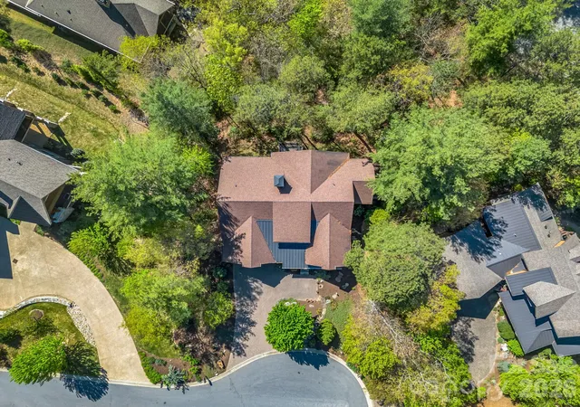 Photo 4 of Single family home for sale at 16 Panther Gap Rd, Black Mountain, NC 28711 | MLS# 4358211 | Listing updated on 2026-08-21