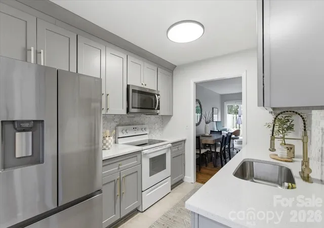Photo 3 of Townhouse for sale at 2705 New Hamlin Way, Charlotte, NC 28210 | MLS# 4358259 | Listing updated on 2026-10-01