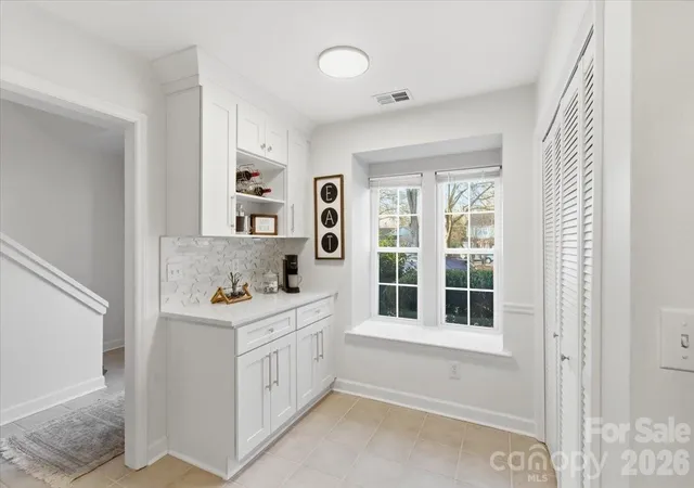 Photo 4 of Townhouse for sale at 2705 New Hamlin Way, Charlotte, NC 28210 | MLS# 4358259 | Listing updated on 2026-10-01
