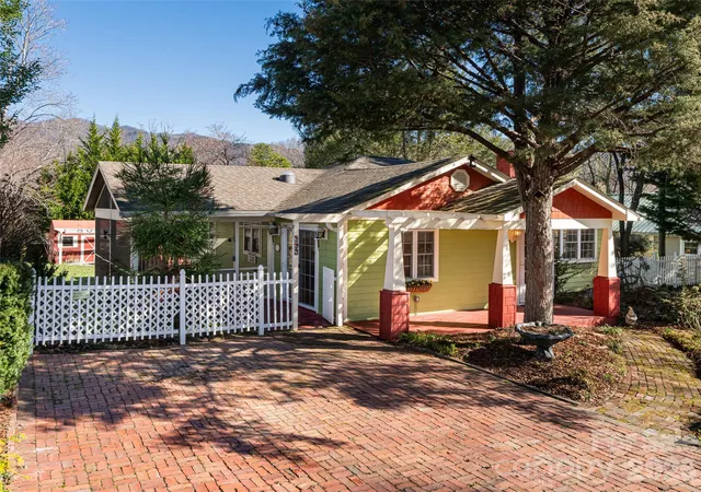 2nd image of 113 5th St, Black Mountain, NC 28711 | MLS# 4358308