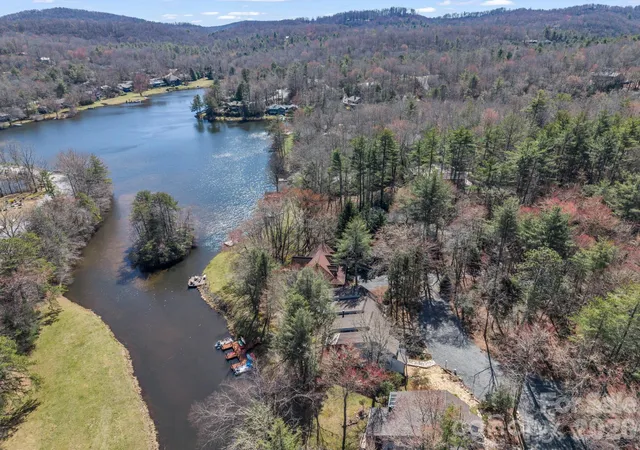 Listing Photo 2 - Condo for sale in building located at 45 Lakeside Villas Dr, Brevard, NC 28712