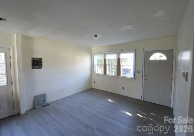 Photo 3 of Single family home for sale at 2546 Amber Crst Dr, Gastonia, NC 28052 | MLS# 4358400 | Listing updated on 2026-06-18