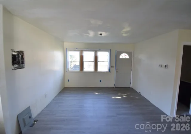 Photo 3 of Single family home for sale at 2546 Amber Crst Dr, Gastonia, NC 28052 | MLS# 4358400 | Listing updated on 2026-06-18