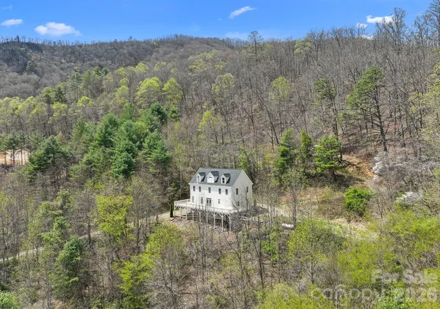 Photo 3 of Single family home for sale at 267 Eagles Tr, Canton, NC 28716 | MLS# 4358414 | Listing updated on 2026-06-01