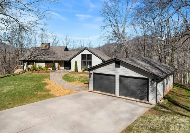 Homes for sale in Canton, NC | 1952 Country Club Dr, Canton, NC 28716 | MLS# 4358419