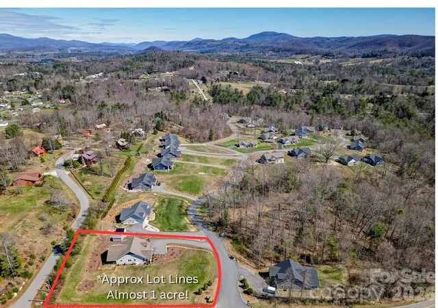 Homes for sale in Hendersonville, NC | 35 Cider Hill Ln, Hendersonville, NC 28792 | MLS# 4358432