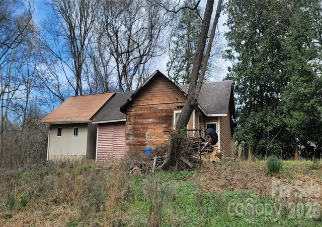 Homes for sale in Lincolnton, NC | 1939 River Rd, Lincolnton, NC 28092 | MLS# 4358464