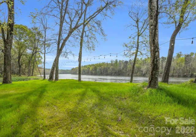 Photo 3 of Mansion for sale at 312 Old Hickory Ct, Fort Mill, SC 29715 | MLS# 4358551 | Listing updated on 2026-08-31