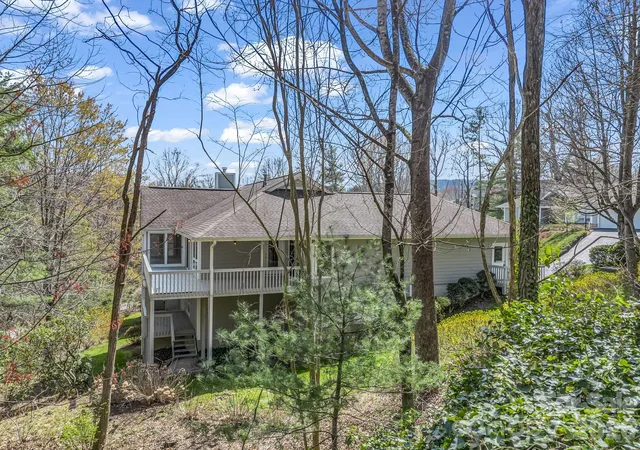 Homes for sale in Flat Rock, NC | 111 Broadmoor Dr, Flat Rock, NC 28731 | MLS# 4358626