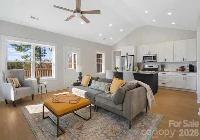 Photo 4 of Single family home for sale at 21 Sandstone Dr, Weaverville, NC 28787 | MLS# 4358696 | Listing updated on 2026-10-26