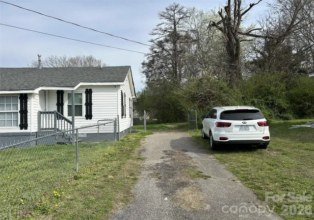 Homes for sale in Gastonia, NC | 1716 Pope Ave, Gastonia, NC 28052 | MLS# 4358799