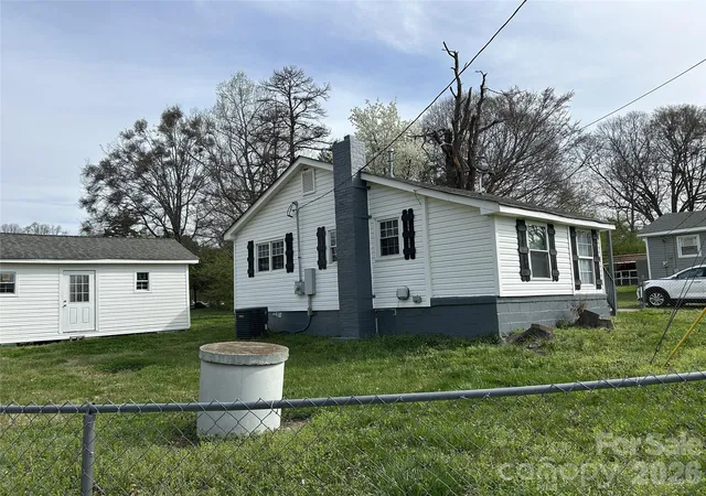 Homes for sale in Gastonia, NC | 1716 Pope Ave, Gastonia, NC 28052 | MLS# 4358799