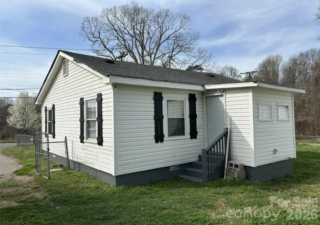 Homes for sale in Gastonia, NC | 1716 Pope Ave, Gastonia, NC 28052 | MLS# 4358799