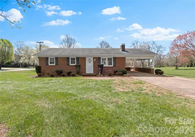 Photo 2 of Single family home for sale at 610 Nc 67 Hwy, Boonville, NC 27011 | MLS# 4358828 | Listing updated on 2026-09-22