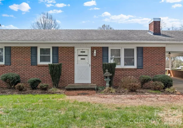 Photo 4 of Single family home for sale at 610 Nc 67 Hwy, Boonville, NC 27011 | MLS# 4358828 | Listing updated on 2026-09-22