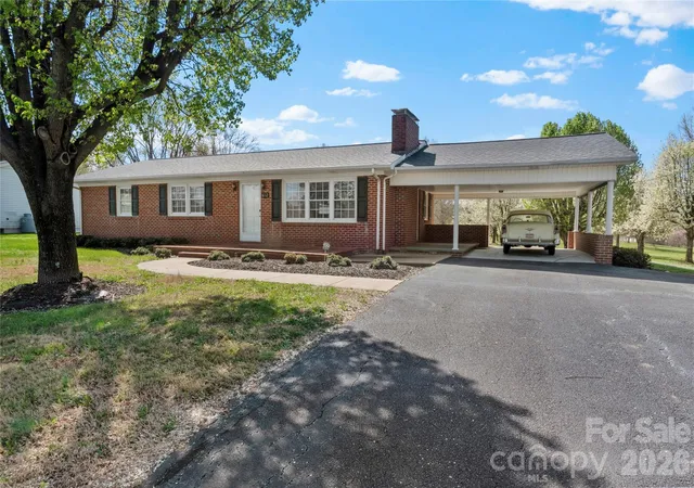 Photo 2 of Single family home for sale at 612 E Main St, Boonville, NC 27011 | MLS# 4358870 | Listing updated on 2026-09-22