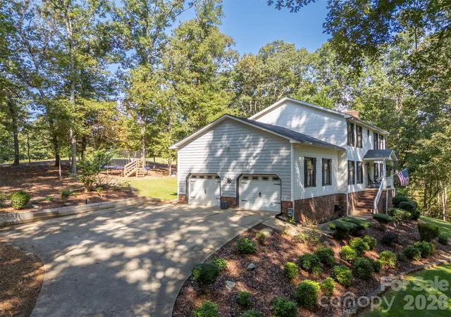 Photo 3 of Single family home for sale at 379 Moss Dr, Rutherfordton, NC 28139 | MLS# 4358911 | Listing updated on 2026-09-17
