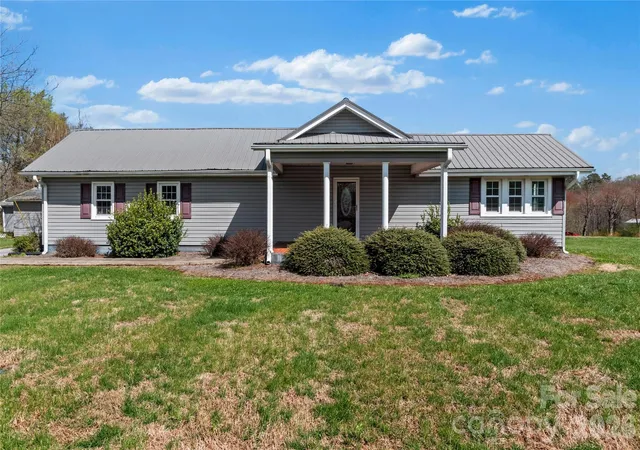 Photo 3 of Single family home for sale at 613 Nc 67 Hwy, Boonville, NC 27011 | MLS# 4358913 | Listing updated on 2026-09-22