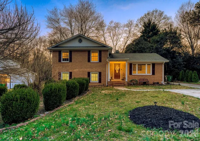 1st image of 1315 Shady Bluff Dr, Charlotte, NC 28211 | MLS# 4358951