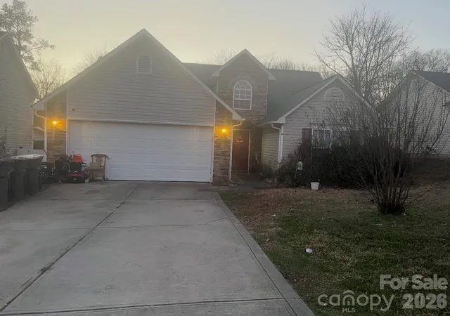 Photo 2 of Single family home for sale at 2636 Thistle Brk Dr, Concord, NC 28027 | MLS# 4358965 | Listing updated on 2026-09-24