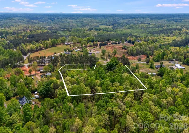 Photo 3 of Single family home for sale at 1737 Whitesides Rd, Forest City, NC 28043 | MLS# 4358974 | Listing updated on 2026-09-16