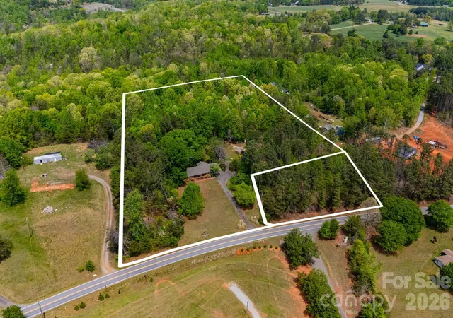 Photo 4 of Single family home for sale at 1737 Whitesides Rd, Forest City, NC 28043 | MLS# 4358974 | Listing updated on 2026-09-16