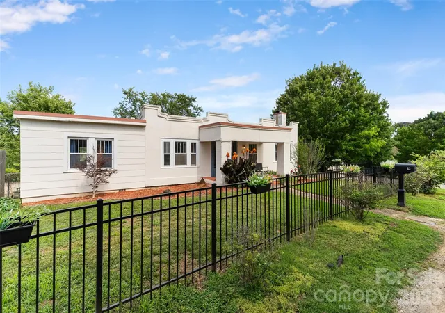 39th image of 63 Washington Ave, Asheville, NC 28804 | MLS# 4358977