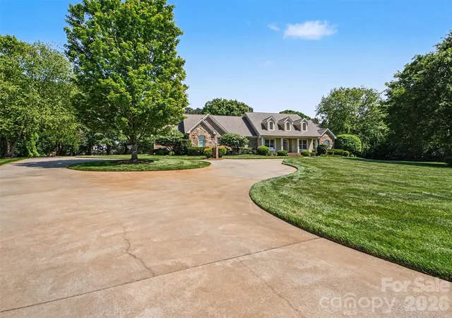 3rd image of 1422 Stone Gate Dr, Shelby, NC 28150 | MLS# 4358985