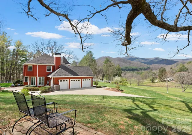 Homes for sale in Canton, NC | 223 Fairway Ter, Canton, NC 28716 | MLS# 4359000