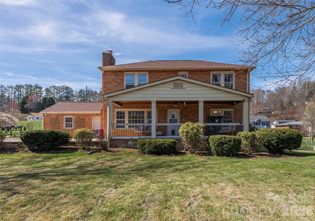 Photo 1 of Single family home for sale at 20 Zemery Ln, Waynesville, NC 28786 | MLS# 4359069 | Listing updated on 2026-10-03