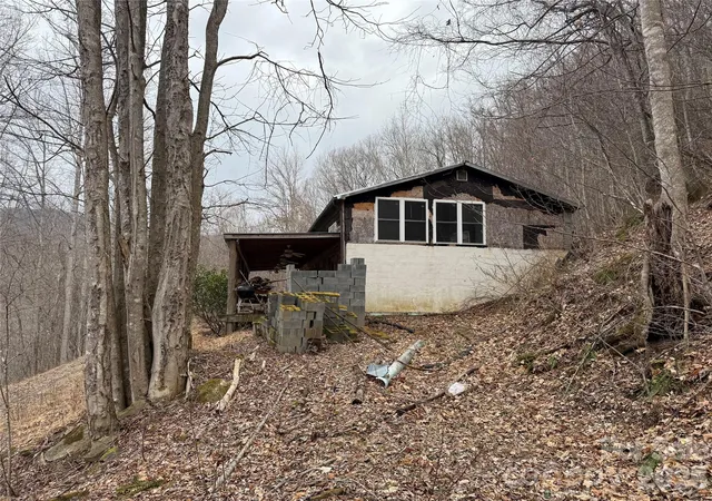 Photo 3 of Single family home for sale at 17619 Nc 209 Hwy, Hot Springs, NC 28743 | MLS# 4359158 | Listing updated on 2026-10-15