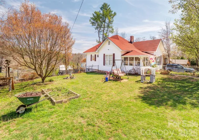 2nd image of 84 Swannanoa Ave, Asheville, NC 28806 | MLS# 4359161