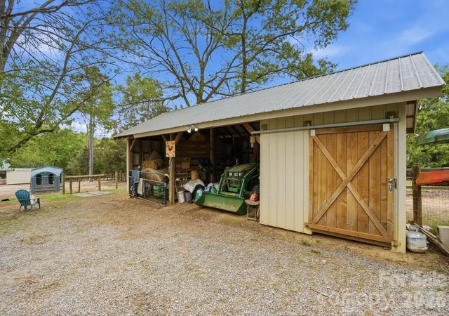 Homes for sale in Waxhaw, NC | 5508 Mcwhorter Rd, Waxhaw, NC 28173 | MLS# 4359167