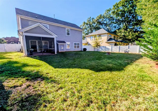 35th image of 19934 Walter Henderson Rd, Cornelius, NC 28031 | MLS# 4359188