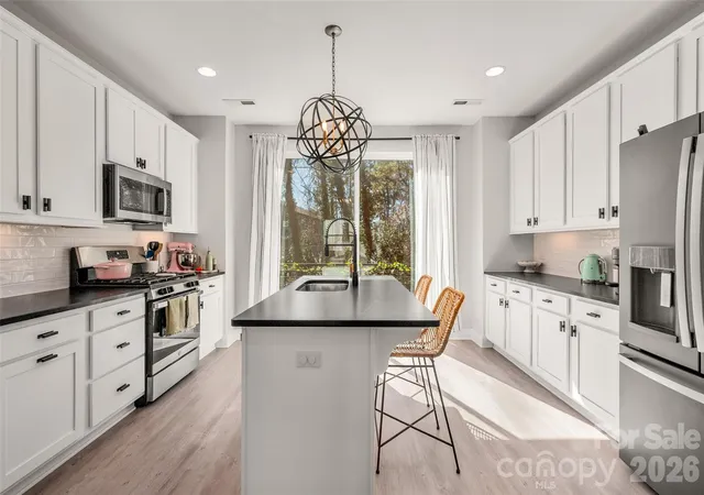 5th image of 566 West End Dr, Charlotte, NC 28208 | MLS# 4359190